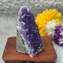 Load image into Gallery viewer, Unpolished Amethyst Display – 天然紫水晶原石摆件
