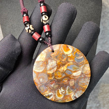 Load image into Gallery viewer, Ammonite Dzi Pendant with Necklace – 法螺天珠项链
