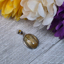 Load image into Gallery viewer, Golden Rutilated Quartz Pendant – 金钛晶吊坠
