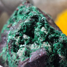 Load image into Gallery viewer, Raw Copper, Cuprite, Malachite &amp; Calcite (Namibia) – 纳米比亚天然原生铜、赤铜矿、孔雀石与方解石共生矿标本
