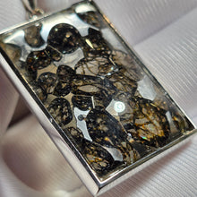 Load image into Gallery viewer, Pallasite Meteorite Pendant – 橄榄陨石吊坠
