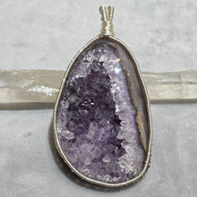 Load image into Gallery viewer, Amethyst with Agate Wire Wrapped Pendant – 紫水晶与玛瑙绕线吊坠
