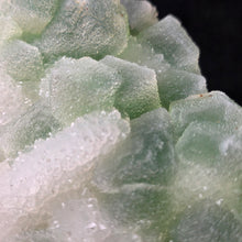 Load image into Gallery viewer, Green Fluorite with Quartz Druzy Display (Hunan, China) – 中国湖南绿色萤石共生石英晶簇摆件
