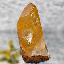 Load image into Gallery viewer, Golden Healer Quartz from Arkansas – High Clarity Healing Crystal
