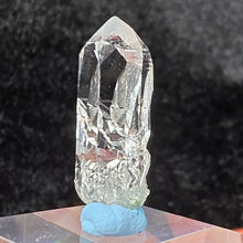 Load image into Gallery viewer, Indian Himalayas Quartz Pointer – 印度喜马拉雅水晶柱
