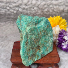 Load image into Gallery viewer, Raw Amazonite Display (Brazil) – 巴西天河石原石摆件
