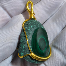 Load image into Gallery viewer, Malachite Wire Wrapped Pendant – 孔雀石绕线吊坠
