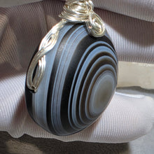Load image into Gallery viewer, Tibetan Goat Eye Agate Wire Wrapped Pendant – 西藏羊眼玛瑙绕线吊坠
