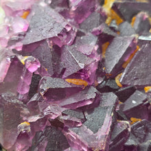 Load image into Gallery viewer, Purple &amp; Green Bi-Tone Fluorite Display – 紫绿双色萤石摆件
