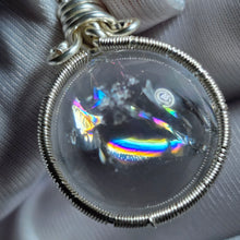 Load image into Gallery viewer, Clear Azeztulite Wire Wrapped Pendant – 透明白阿赛斯特莱特水晶绕线吊坠
