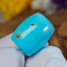 Load image into Gallery viewer, Turquoise Barrel Shaped Bead (Hubei) – 湖北绿松石桶珠路路通
