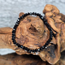 Load image into Gallery viewer, Faceted Black Spinel Bracelet – 切面黑尖晶石手链
