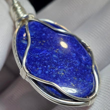 Load image into Gallery viewer, Lapis Lazuli Wire Wrapped Pendant – 青金石绕线吊坠
