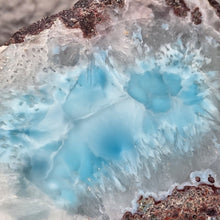 Load image into Gallery viewer, Larimar Slice Display (Dominican Republic) – 海纹石切片摆件
