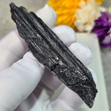 Load image into Gallery viewer, Raw Black Tourmaline Display (Brazil) – 巴西黑碧玺原石摆件
