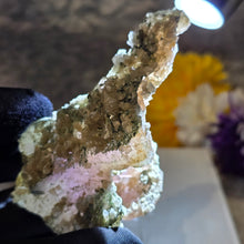 Load image into Gallery viewer, Amethyst with Chlorite and Calcite Specimen (Hubei, China) – 湖北紫水晶共生绿泥石与方解石矿标
