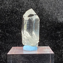Load image into Gallery viewer, Indian Himalayas Quartz Pointer – 印度喜马拉雅水晶柱
