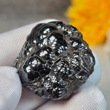 Load image into Gallery viewer, Botryoidal Hematite Specimen Display (Morocco) – 摩洛哥葡萄状赤铁矿标本摆件
