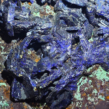 Load image into Gallery viewer, Azurite with Malachite Display (Laos) – 老挝蓝铜矿共生孔雀石摆件

