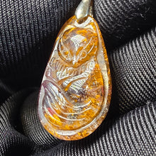 Load image into Gallery viewer, Cacoxenite Fox Pendant – 紫钛晶狐狸吊坠
