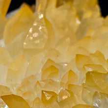 Load image into Gallery viewer, Golden Healer Quartz Cluster Display – 黄金治癒者水晶簇摆件

