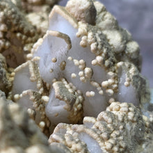 Load image into Gallery viewer, Quartz with Calcite &amp; Actinolite Cluster (Madan Ore Field, Smolyan Province, Bulgaria) – 保加利亚马丹矿区石英方解石阳起石共生晶簇
