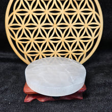 Load image into Gallery viewer, Polished Selenite Round Plate Display (10cm) – 透石膏抛光圆盘能量板
