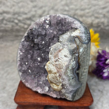 Load image into Gallery viewer, Polished Amethyst with Calcite &amp; Hematite Display – 抛光紫水晶共生方解石赤铁矿摆件
