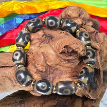 Load image into Gallery viewer, Tibetan 3 Eyed Agate Dzi Bracelet – 西藏三眼玛瑙天珠手链
