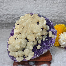 Load image into Gallery viewer, Polished Amethyst with Calcite Display – 抛光紫水晶共生方解石摆件
