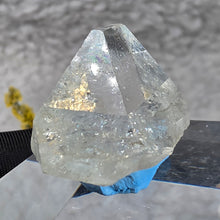 Load image into Gallery viewer, Apophyllite Pyramid Pointer Specimen – Clarity &amp; Light Energy

