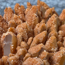 Load image into Gallery viewer, Clear Dogtooth Calcite with Brown Calcite (Secondary Growth) Specimen – 透明犬牙方解石伴褐色次生方解石标本

