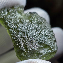 Load image into Gallery viewer, Raw Moldavite (Czech Republic) – 捷克陨石原石
