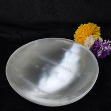 Load image into Gallery viewer, Good Grade Polished Selenite Bowl Display (20cm) – 优质透石膏抛光碗摆件
