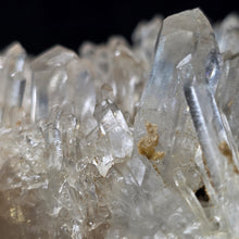 Load image into Gallery viewer, Clear Quartz with Blue Needle Cluster Display (Santander Mine, Colombia) – 哥伦比亚 Santander 蓝针水晶天然石英簇矿物摆件
