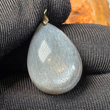 Load image into Gallery viewer, Black Sunstone Pendant – 黑日光石吊坠
