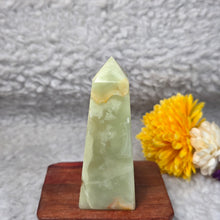 Load image into Gallery viewer, Green Onyx Tower Display – 绿色玛瑙塔摆件

