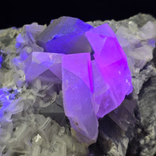 Load image into Gallery viewer, Calcite Display – Hunan, China | 湖南方解石矿物摆件
