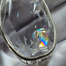 Load image into Gallery viewer, Clear Azeztulite Wire Wrapped Pendant – 白阿赛斯特莱绕线吊坠
