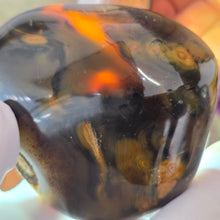 Load image into Gallery viewer, Dendritic Agate Palm Stone – 树枝玛瑙掌心石
