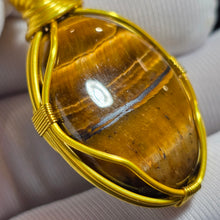 Load image into Gallery viewer, Yellow Tiger Eye with Hematite Wire Wrapped Pendant – 黄虎眼石配赤铁矿绕线吊坠
