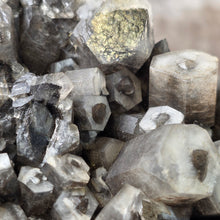 Load image into Gallery viewer, Columnar Calcite Specimen (Fujian, China) – 中国福建柱状方解石矿标
