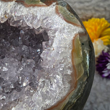 Load image into Gallery viewer, Amethyst Money Bag Display – 紫水晶钱袋子摆件
