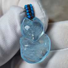 Load image into Gallery viewer, Aquamarine Fox Pendant – 海蓝宝狐狸吊坠
