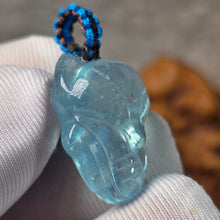 Load image into Gallery viewer, Aquamarine Fox Pendant – 海蓝宝狐狸吊坠
