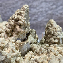 Load image into Gallery viewer, Quartz with Calcite &amp; Actinolite Cluster (Madan Ore Field, Smolyan Province, Bulgaria) – 保加利亚马丹矿区石英方解石阳起石共生晶簇
