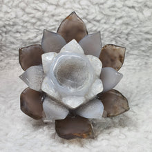 Load image into Gallery viewer, Agate Lotus Flower Carving – Purity &amp; Calm Display
