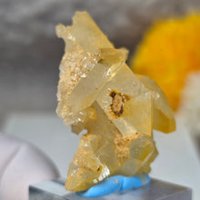 Load image into Gallery viewer, Iridescent Golden Healer Quartz Display (Uri, Switzerland) – 瑞士乌里彩虹金疗愈水晶摆件
