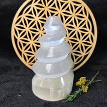 Load image into Gallery viewer, Polished Spiral Selenite Tower Display (15cm) – 透石膏能量柱摆件
