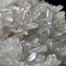 Load image into Gallery viewer, Amethyst on Quartz Cluster Display (Jackson's Crossroads, Wilkes County, Georgia, USA) – 美国乔治亚州威尔克斯县 Jackson's Crossroads 紫水晶共生石英天然矿物摆件
